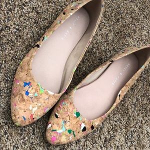 Adorable cork slip on flats!